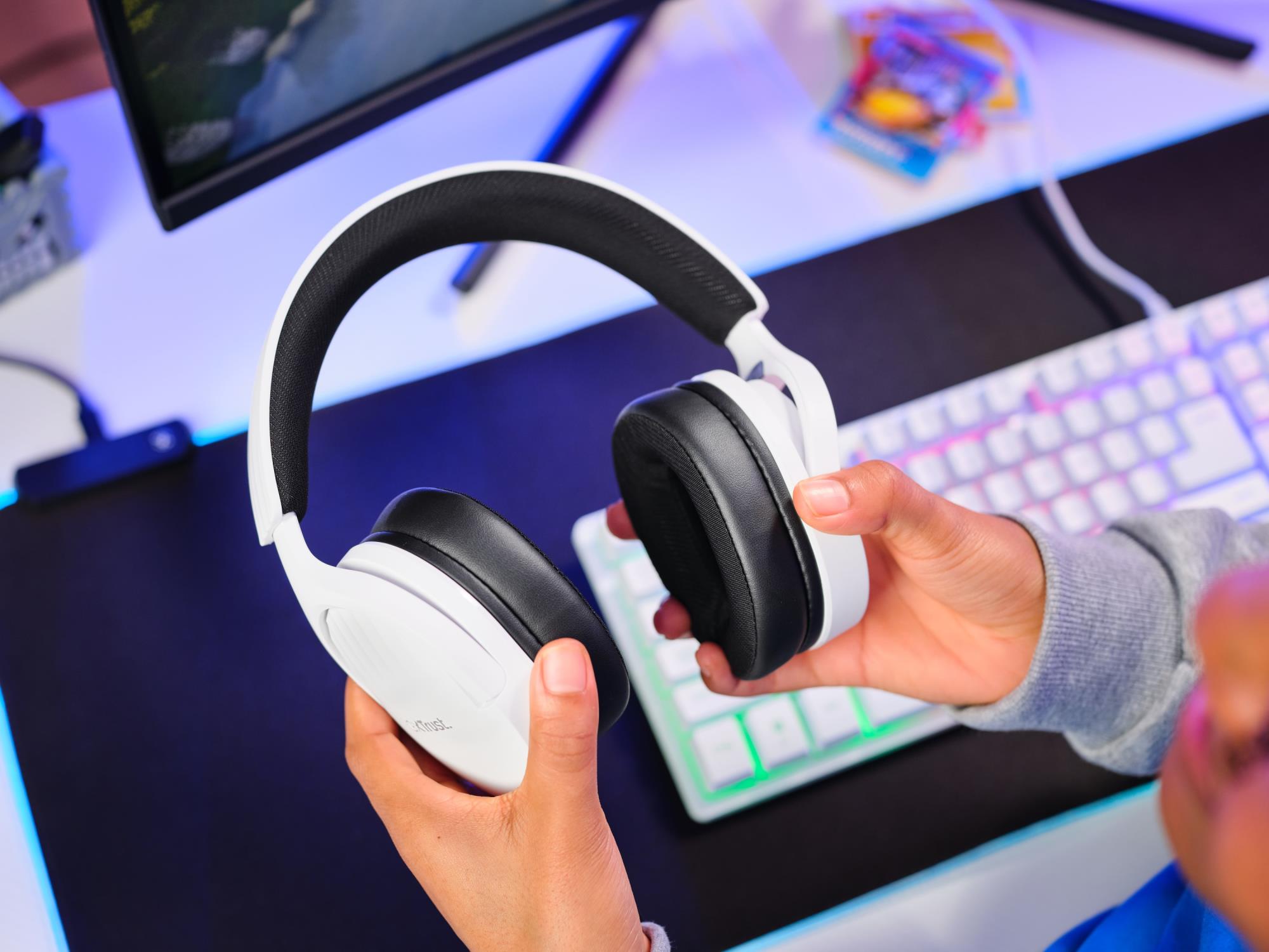 HEADSET GXT489W FAYZO/WHT 25210 TRUST - Image 9