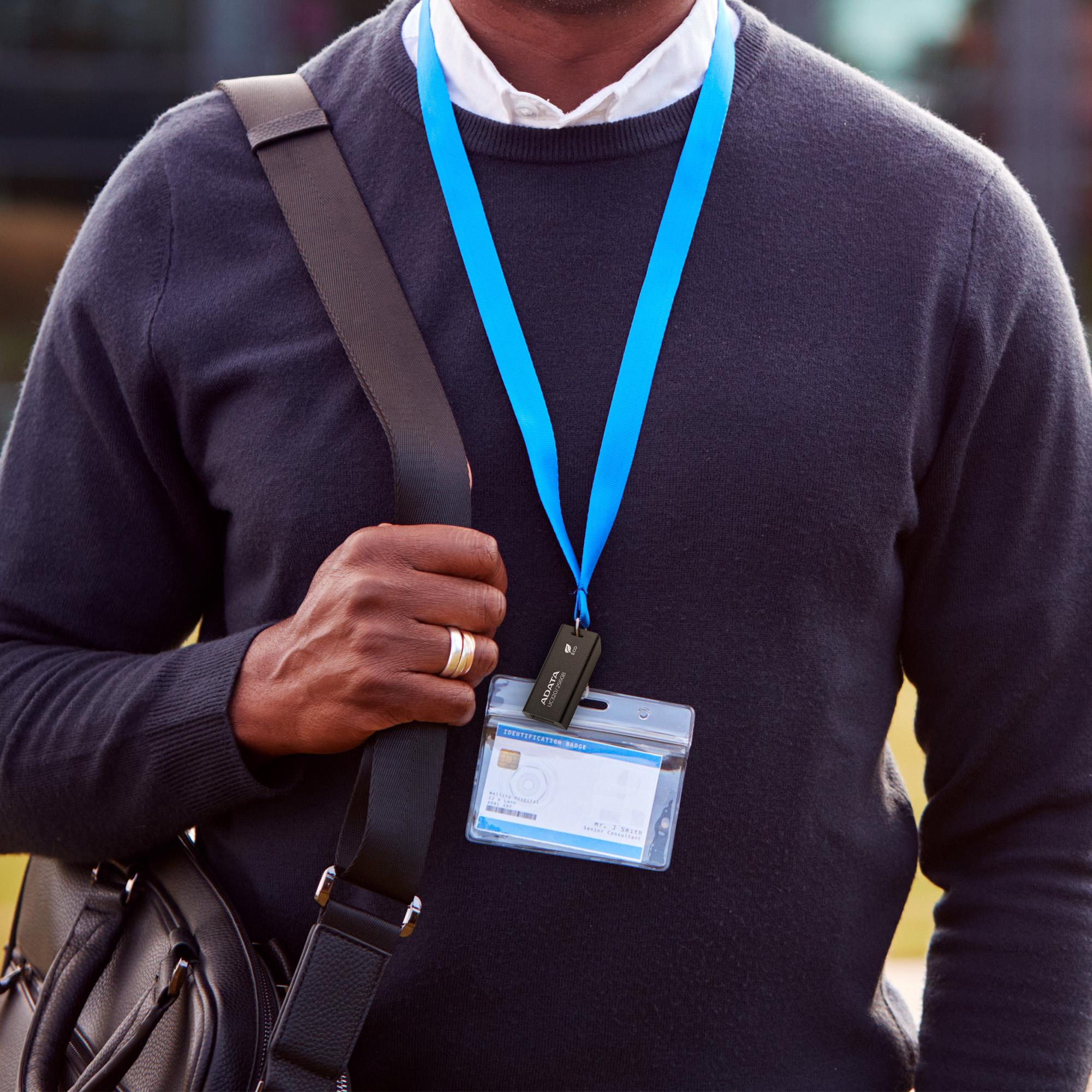 MEMORY DRIVE FLASH USB3.2 256G/BLACK UC320-256G-RBK/BK ADATA - Image 7